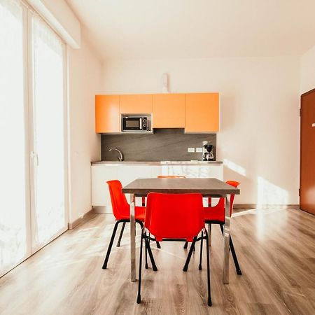 Al 13 Rosso - Lakeside Leisure & Business Stresa Zewnętrze zdjęcie