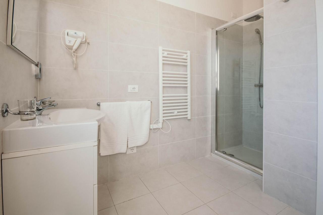 Al 13 Rosso - Lakeside Leisure & Business Stresa Zewnętrze zdjęcie